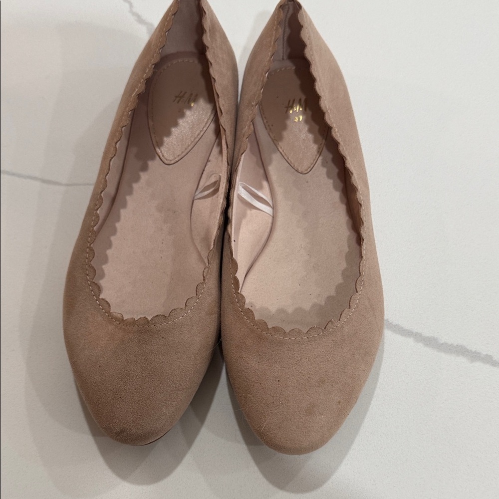 H&M Women's Brown Scalloped Flats